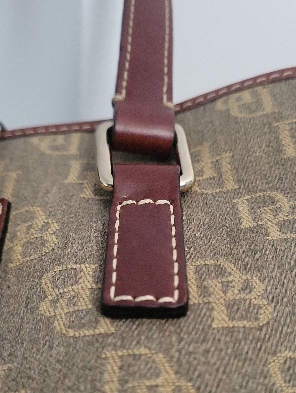 Vintage 1975 Dooney & Bourke Brown Monogram Bucket Bag with Cognac Brown Trim - Picture 8 of 16